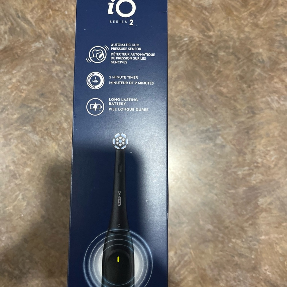 Oral-B iO Series 2 Black Electric Toothbrush - Picture 4 of 4
